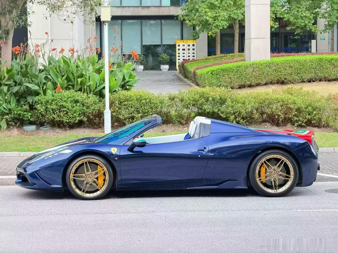 法拉利458 Spider，2013年登记、5万公里多，升级全套SD458SPA