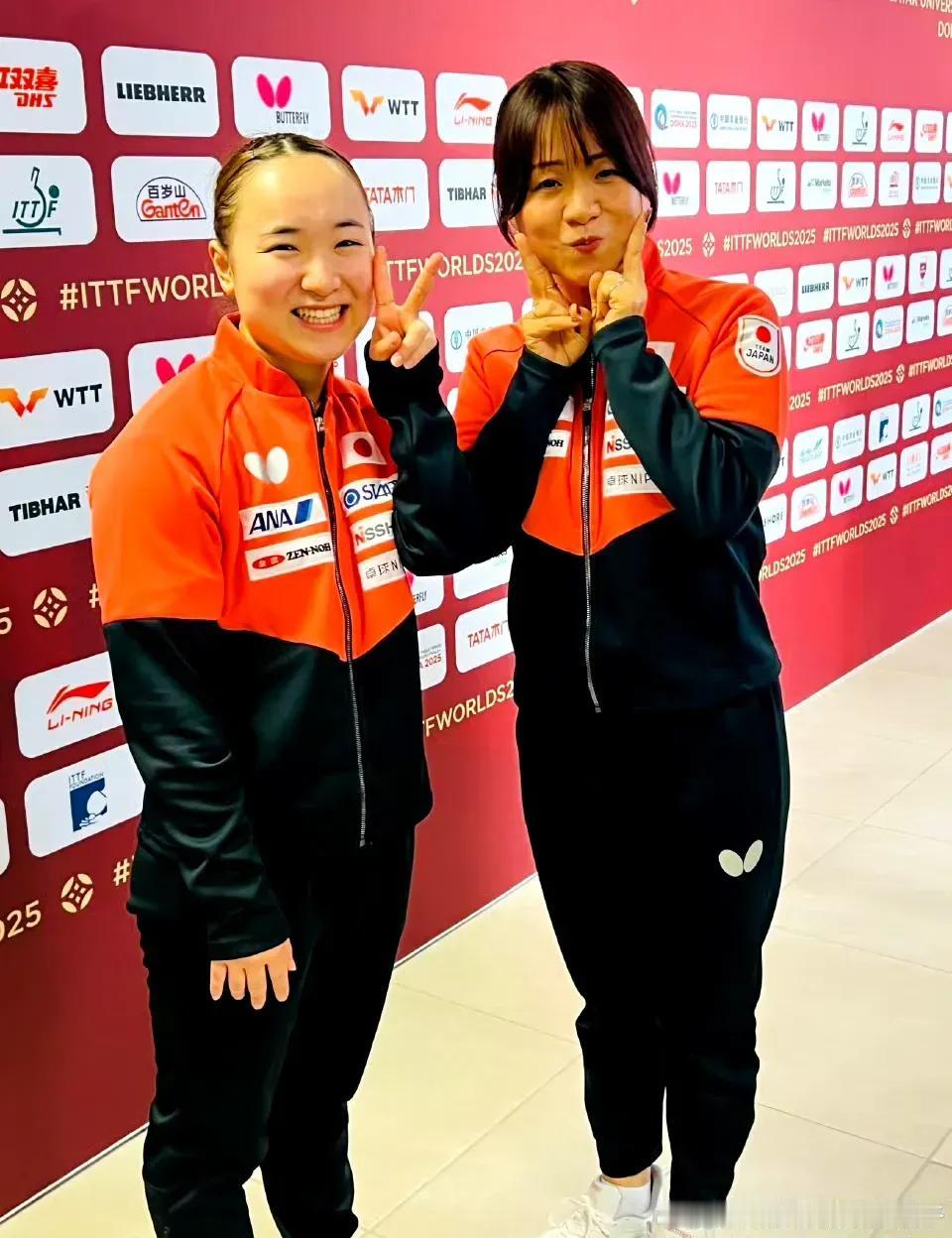 伊藤美诚和妈妈，母女俩幸福开心，妈妈比女儿还美，困难时不放弃，有付出就会有回报她