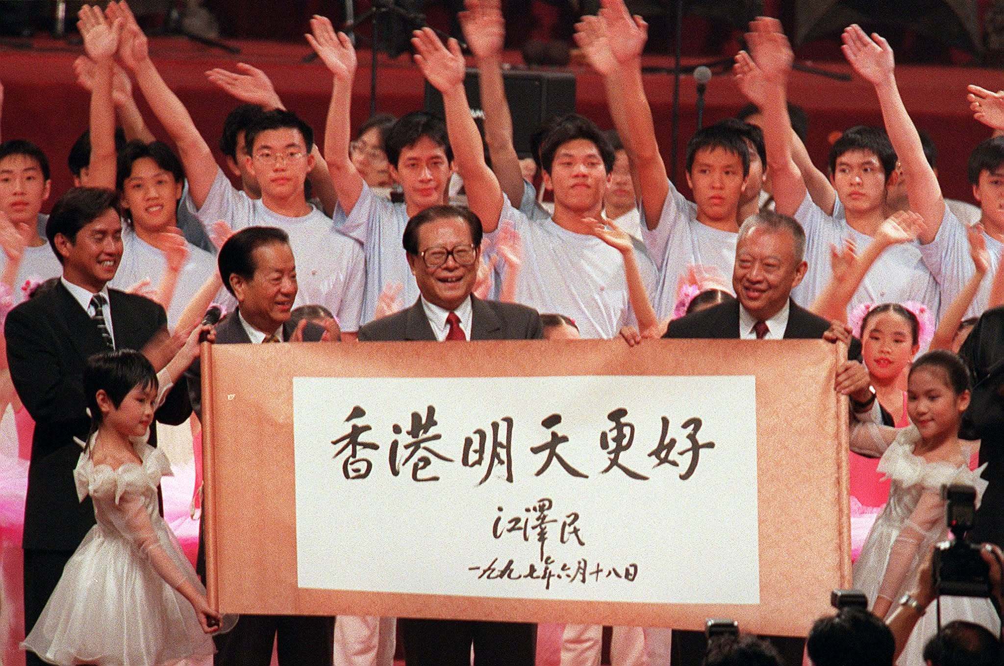 香港首任特首董建华逝世  时代的记忆。 ​​​