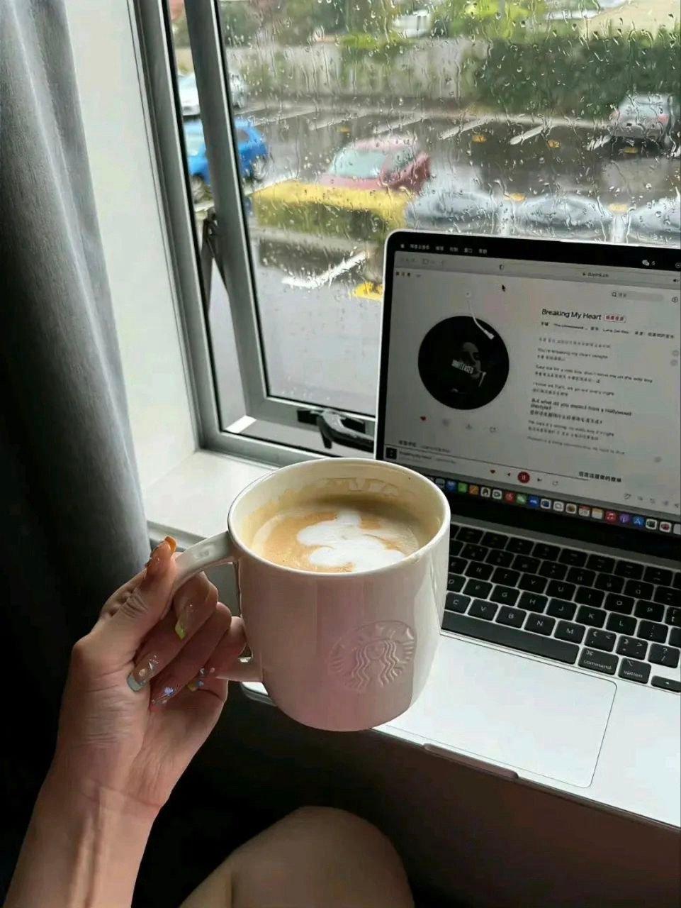 ☕ 𝙚𝙣𝙟𝙤𝙮 我发过最大的脾气，就是像哑巴一样，什么也不说。 ​​​
