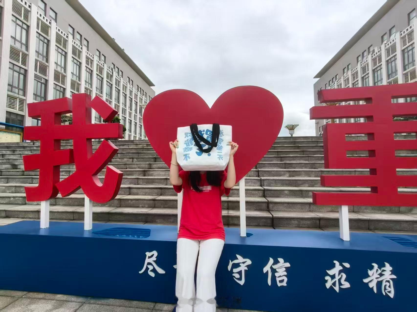 感冒第一天对谁都不感冒了感冒直接开启无欲模式，浑身乏力昏昏沉沉，对一切都提不起兴