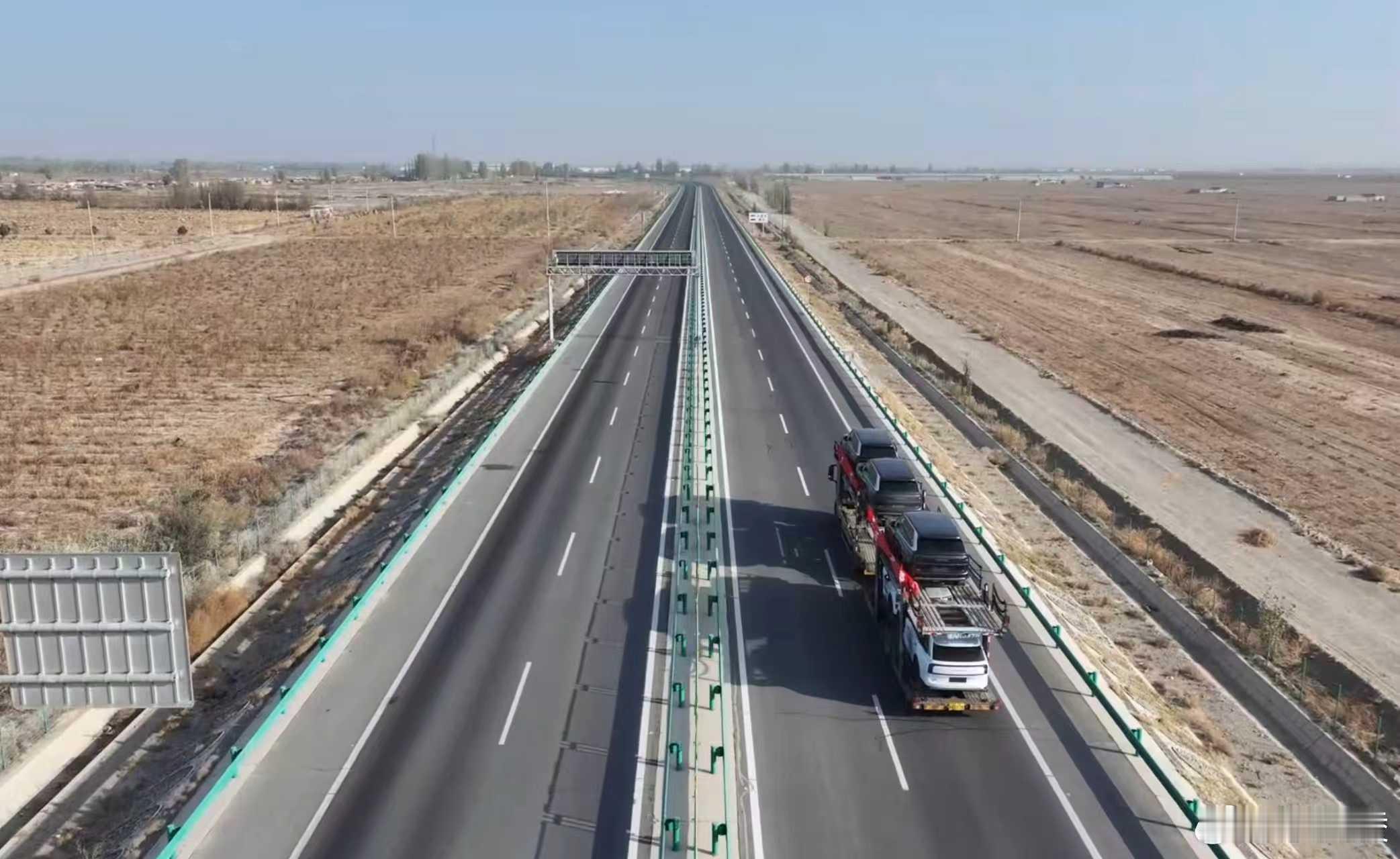 司机6000里送货到酒泉才知是航天保障车 宁波司机郑师傅接力开6000里到酒泉，