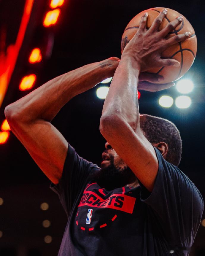 食之无味！火箭不敌黄蜂 背靠背的比赛，火箭毫无改观，早早投子认负！虽然最近黄蜂很