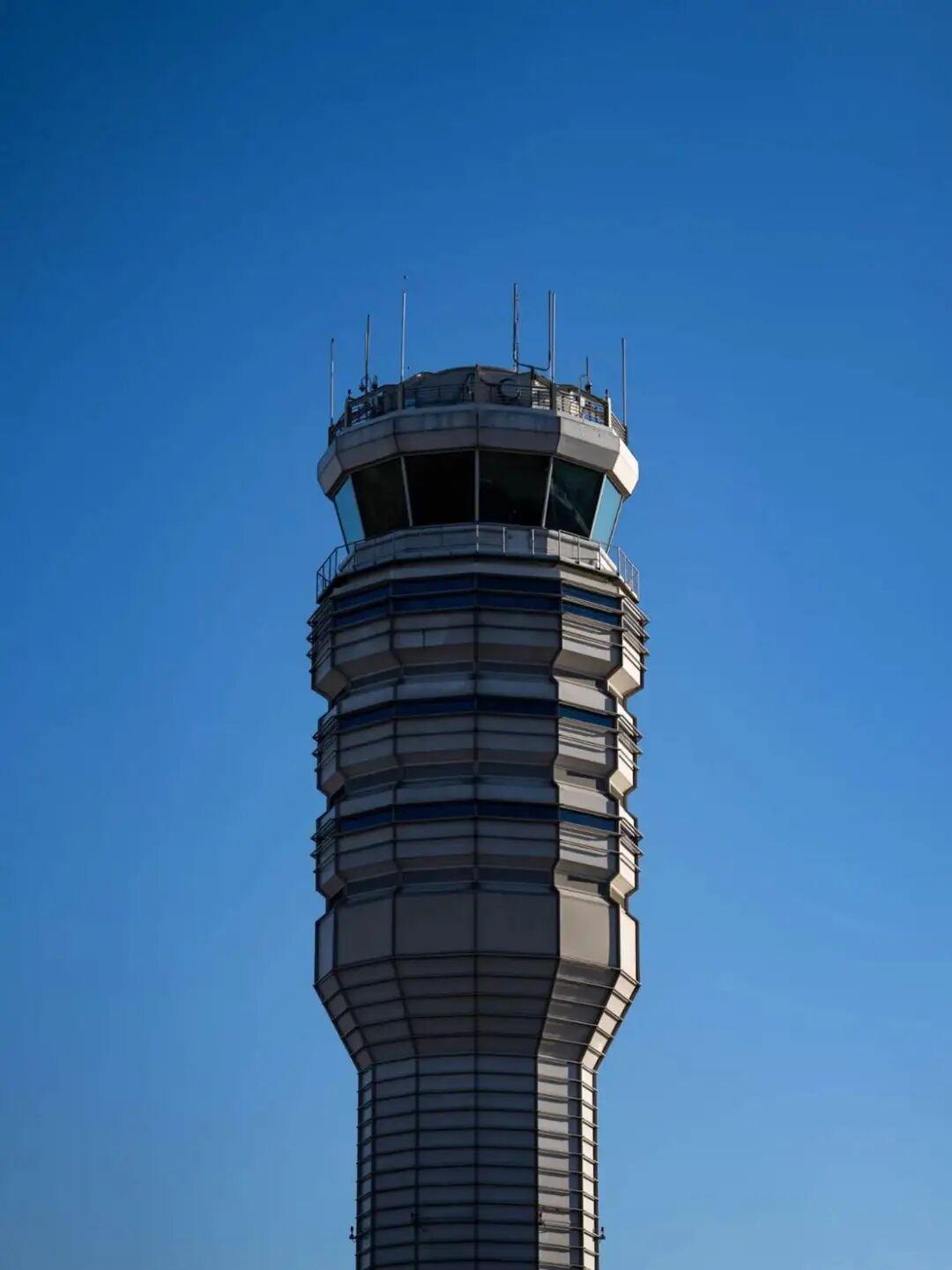 美国伊利诺伊州警方证实，周三夜间发生了一起针对教皇良十四世兄弟住所的炸弹威胁事件