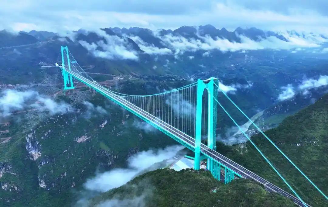 626.01米！
4月28日，贵州花江峡谷大桥正式获得吉尼斯世界纪录认证，成为全