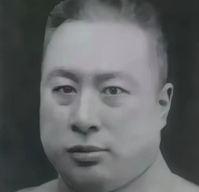 1931 年，日军逼近齐齐哈尔，40 岁少将谢珂下令开库取出 99 挺机枪，有人