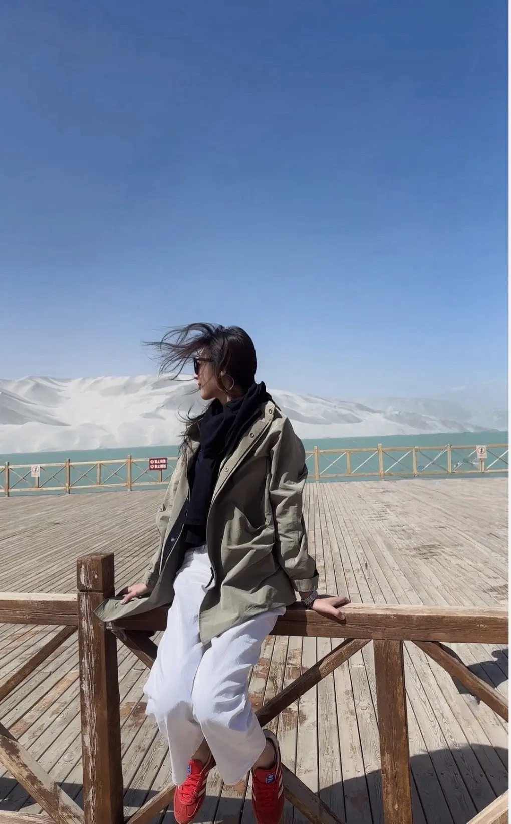 偶尔留白、暂停、安静、放空，生活的本意是开心，松弛感从来不是摆烂，而是...