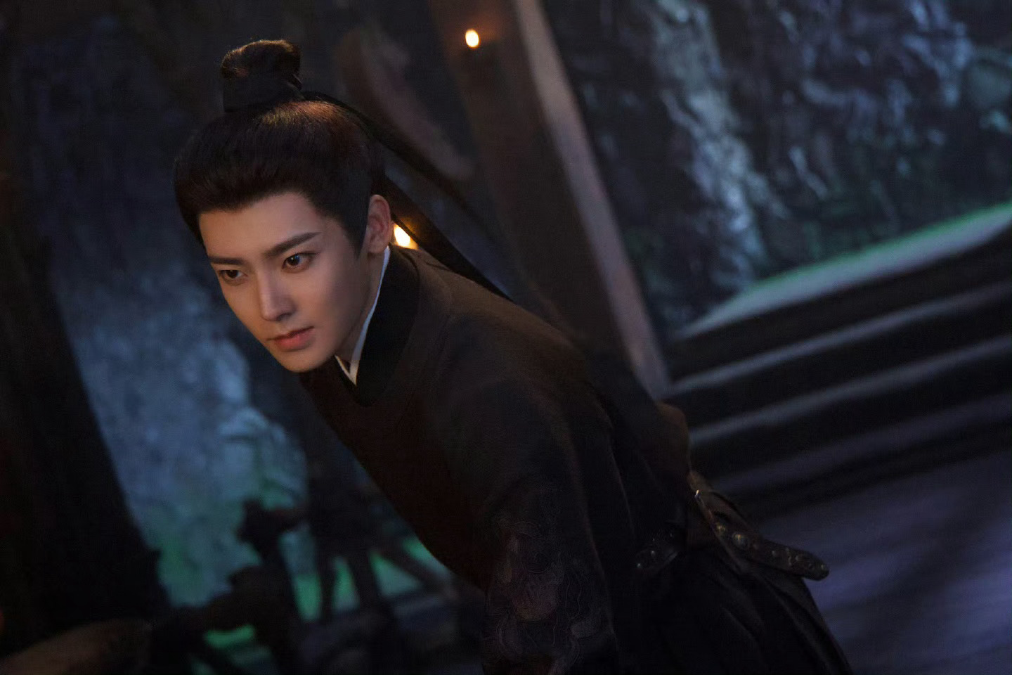 侯明昊陆大人如此优秀，小女子甚是喜欢！