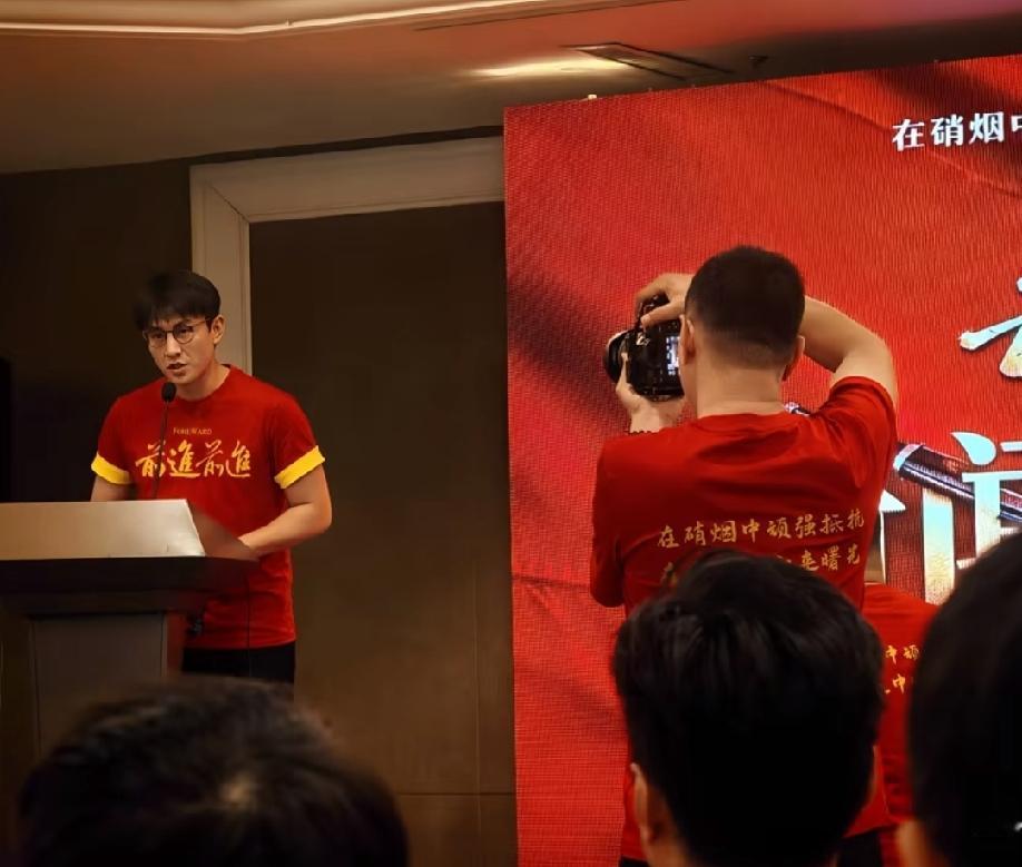 哇塞，小孩叔刘萧旭说的新闻发布会，原来是这小子要主演拍大型电视连续剧“央视献礼剧