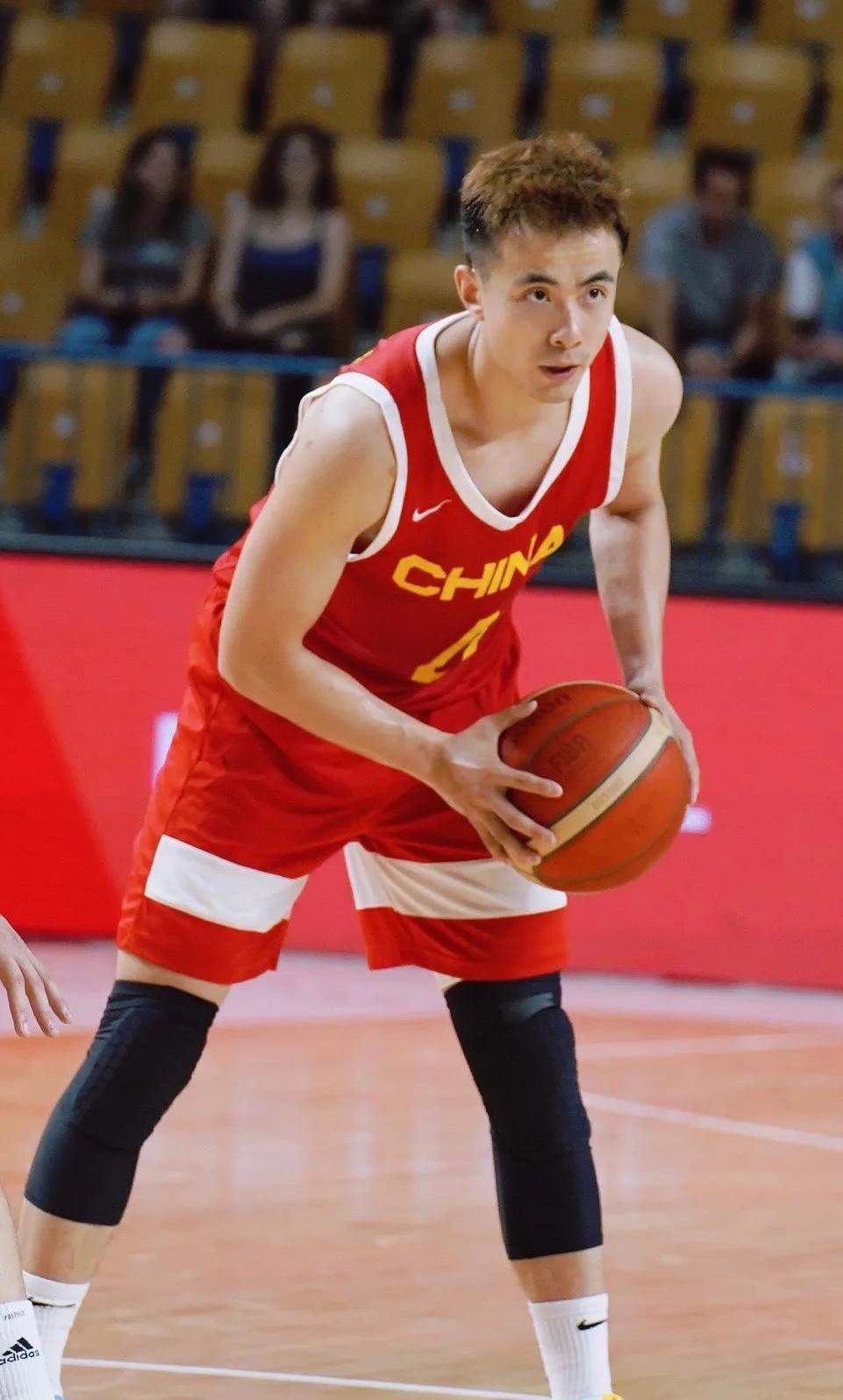 中国男篮在卡塔尔为赵继伟过31岁生日，真的是愉悦感、幸福感拉满！

8月25日，