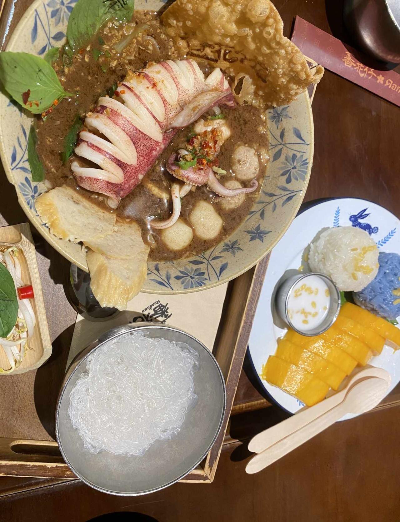 在市桥吃到比泰国🇹🇭好吃的船面
在市桥友利园里面有家很有南洋风味的泰式料理，