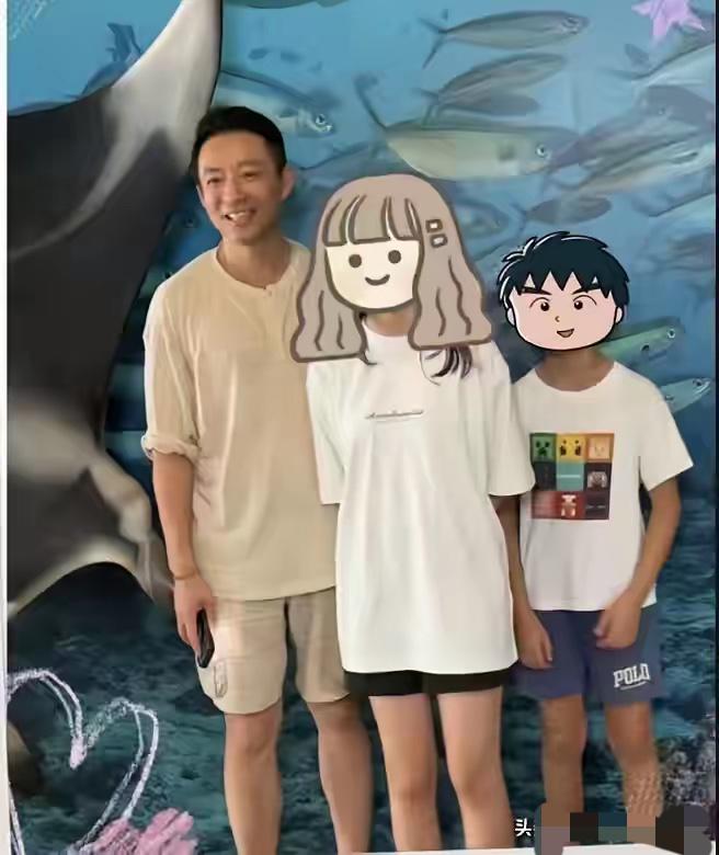 汪小菲这回直接解锁“香港超级奶爸”新身份，一个人拖俩娃连逛三天，水族馆泡到闭馆、