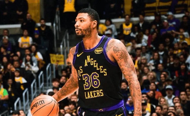 湖人本赛季战绩为20胜11负，而球队总净胜分却为-13分。总结：赢得艰难，输得彻