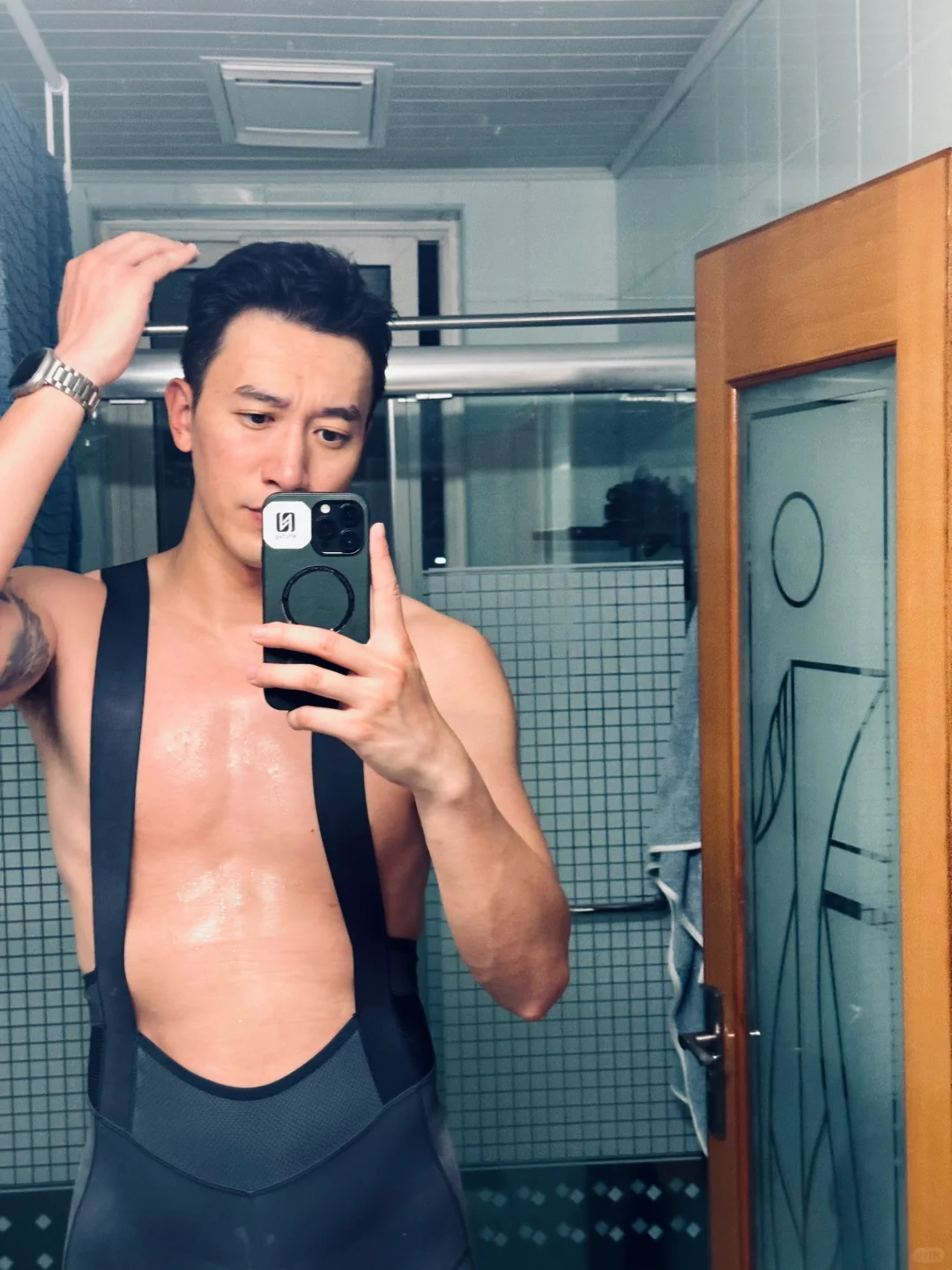 骑行裤单穿真的很像举重运动员的队服哈哈哈