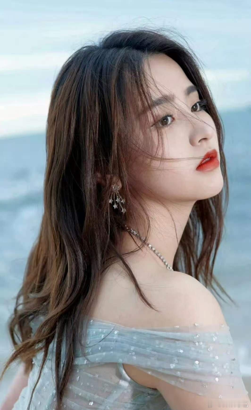 金子涵否认自己有病金子涵否认生病 网友说金子涵出现了被害妄想和思维奔逸  ，是典