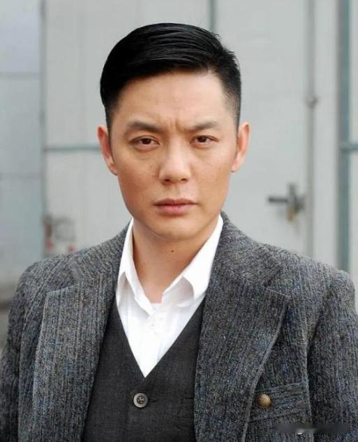 “房子、存款我全不要了，就连咱们7岁的儿子我也可以放弃，只要你今天在这份离婚协议