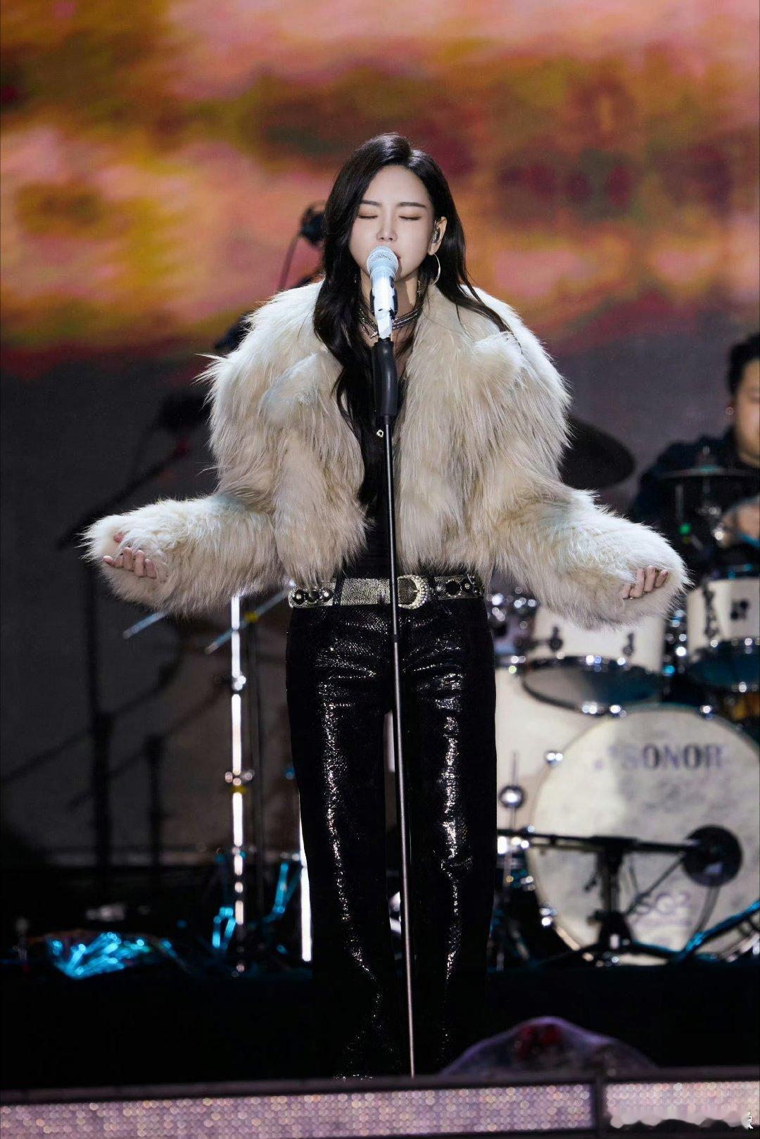 于文文三巡深圳首站定档于文文边界世界巡回演唱会 7月18日深圳站审批落地，边界主