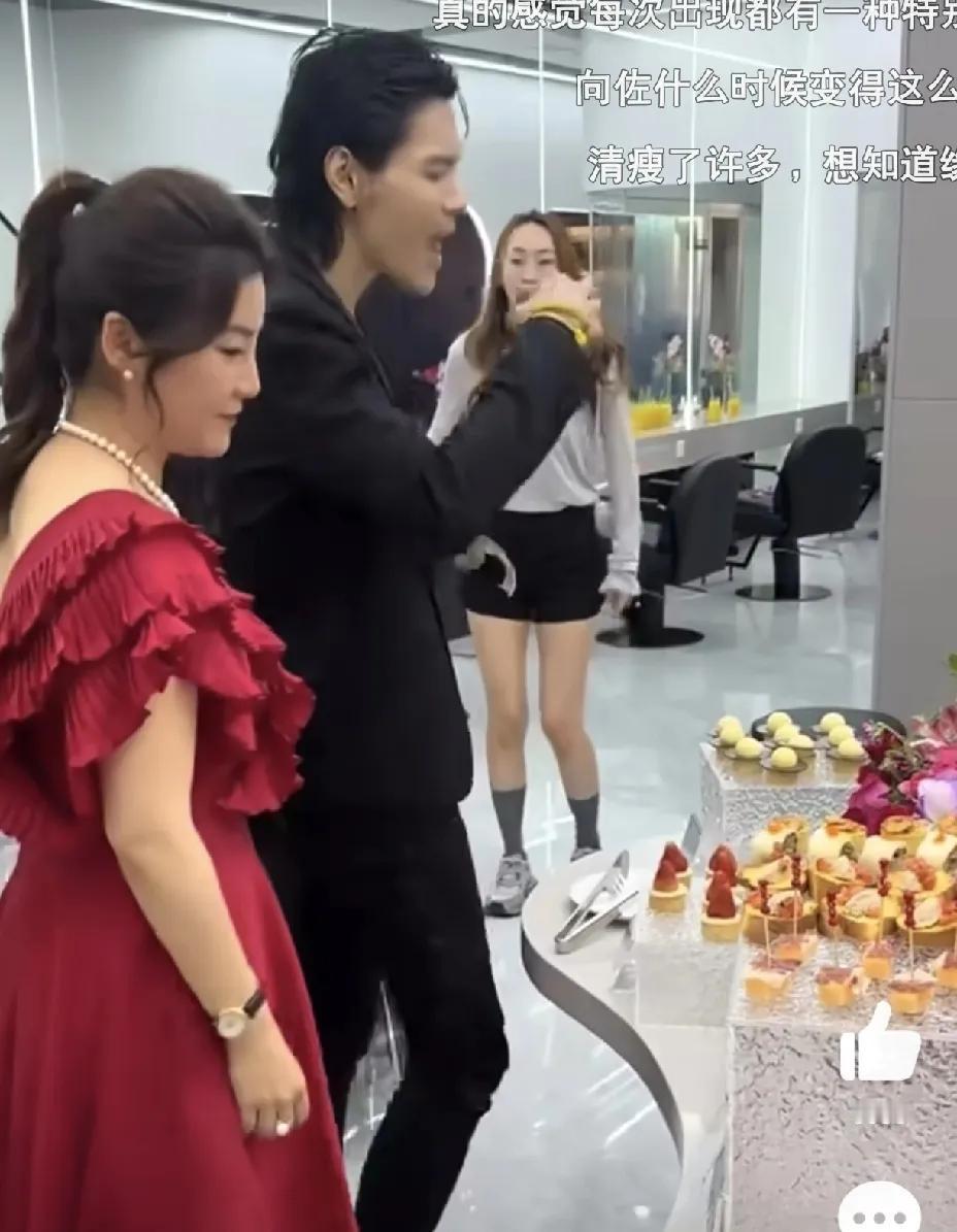 向佐，瘦到大变样了！

今天（6月7日）下午，向佐突然冲上热搜，点开一看，网友们