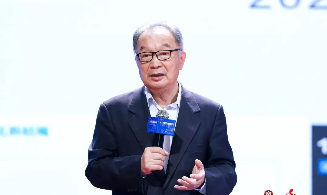 温铁军那句“千万不要信背后有大资本和留中国名的外国人”，不是排外，是拆马甲！温教