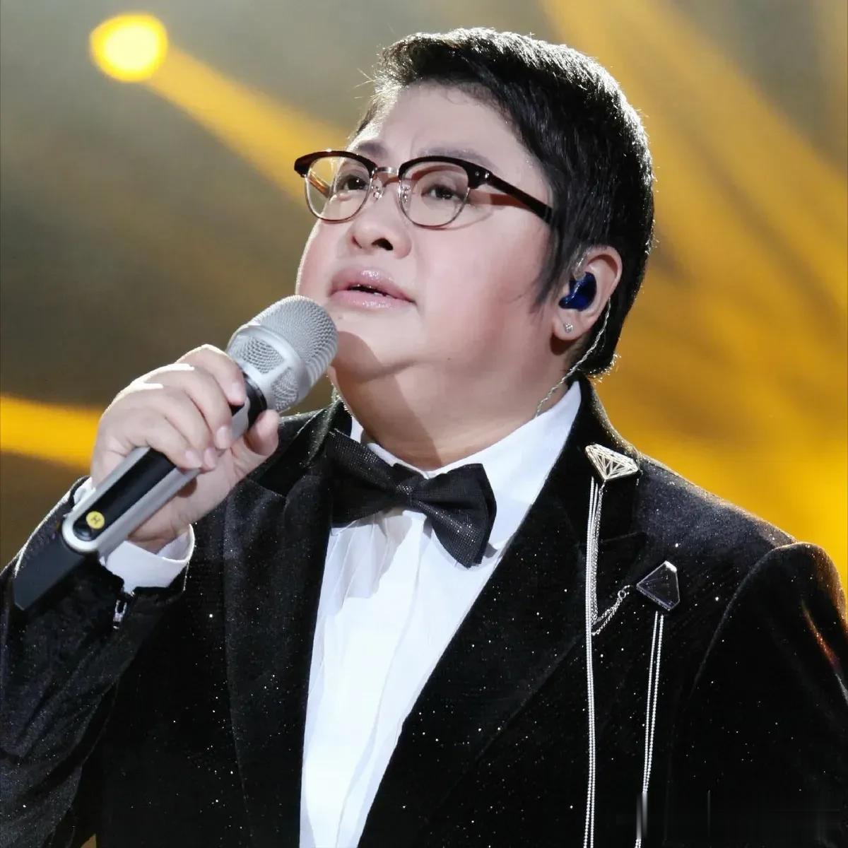 一次，主持人李静问歌手韩红：都知道你很有才华，但你的事业也并不是一帆风顺，有没有