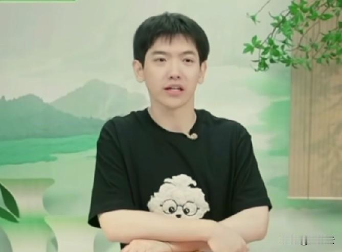 传熙直播时表达了对董宇辉的敬佩。
“我说实话，我们其实也不是没有试过。比如你今天