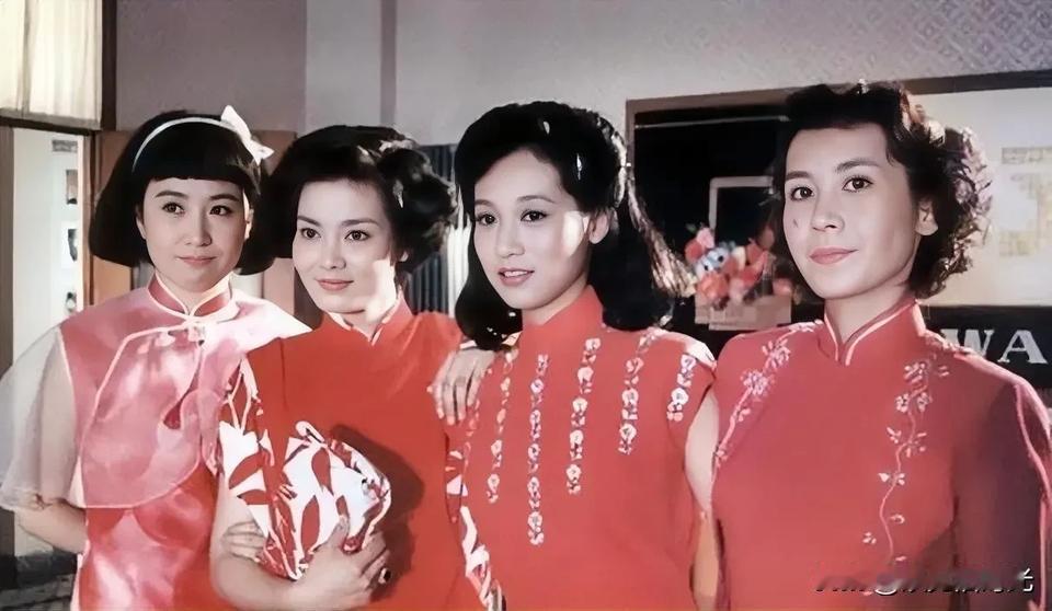 1988年四个中国女演员出现在美国街头，当时就吸引了大批路人，有人发出惊叹:你们