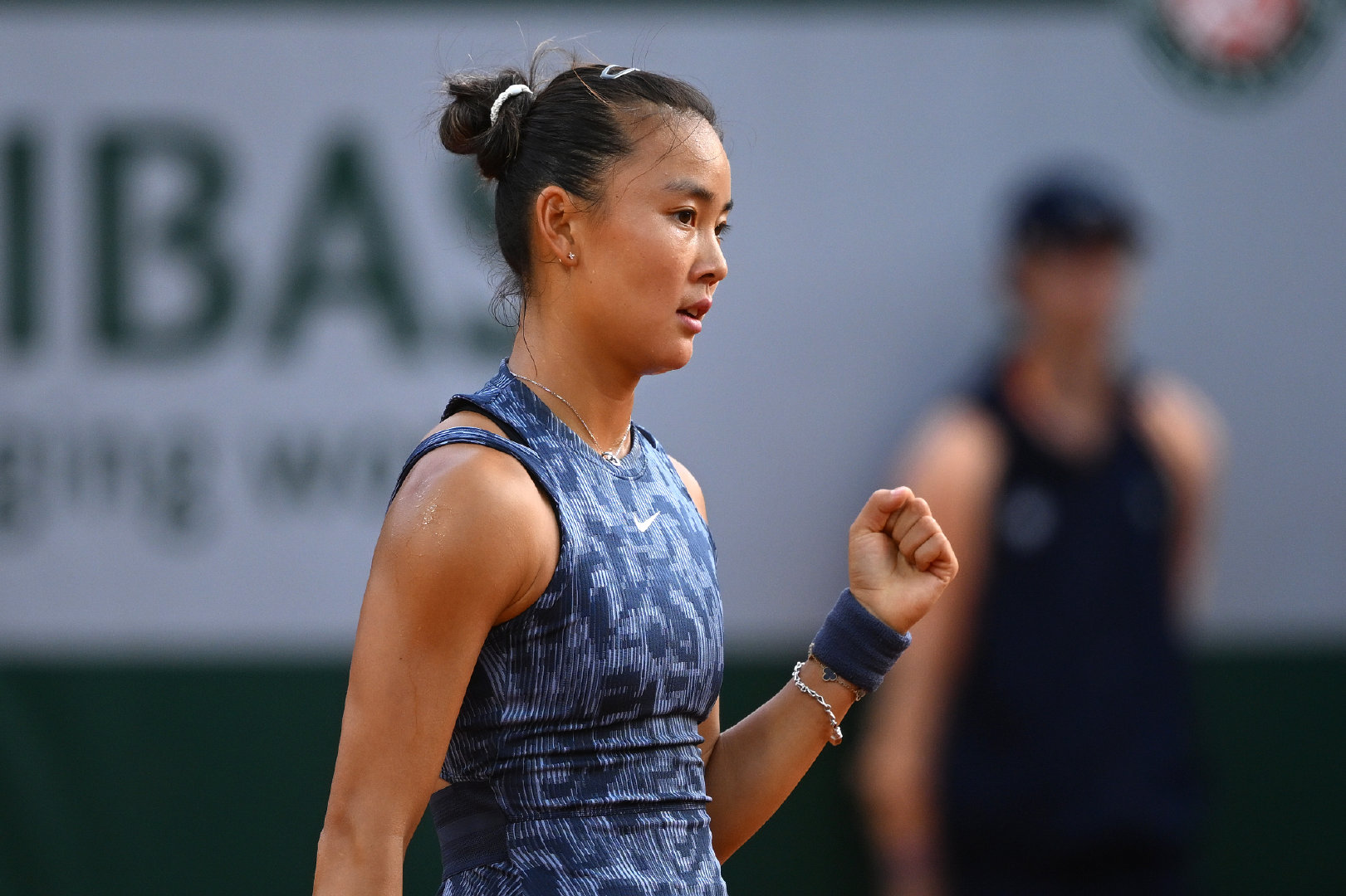 袁悦会师萨卡里🙌#2024年巴黎奥运会#女单首轮，🇨🇳袁悦三盘激战，以7-