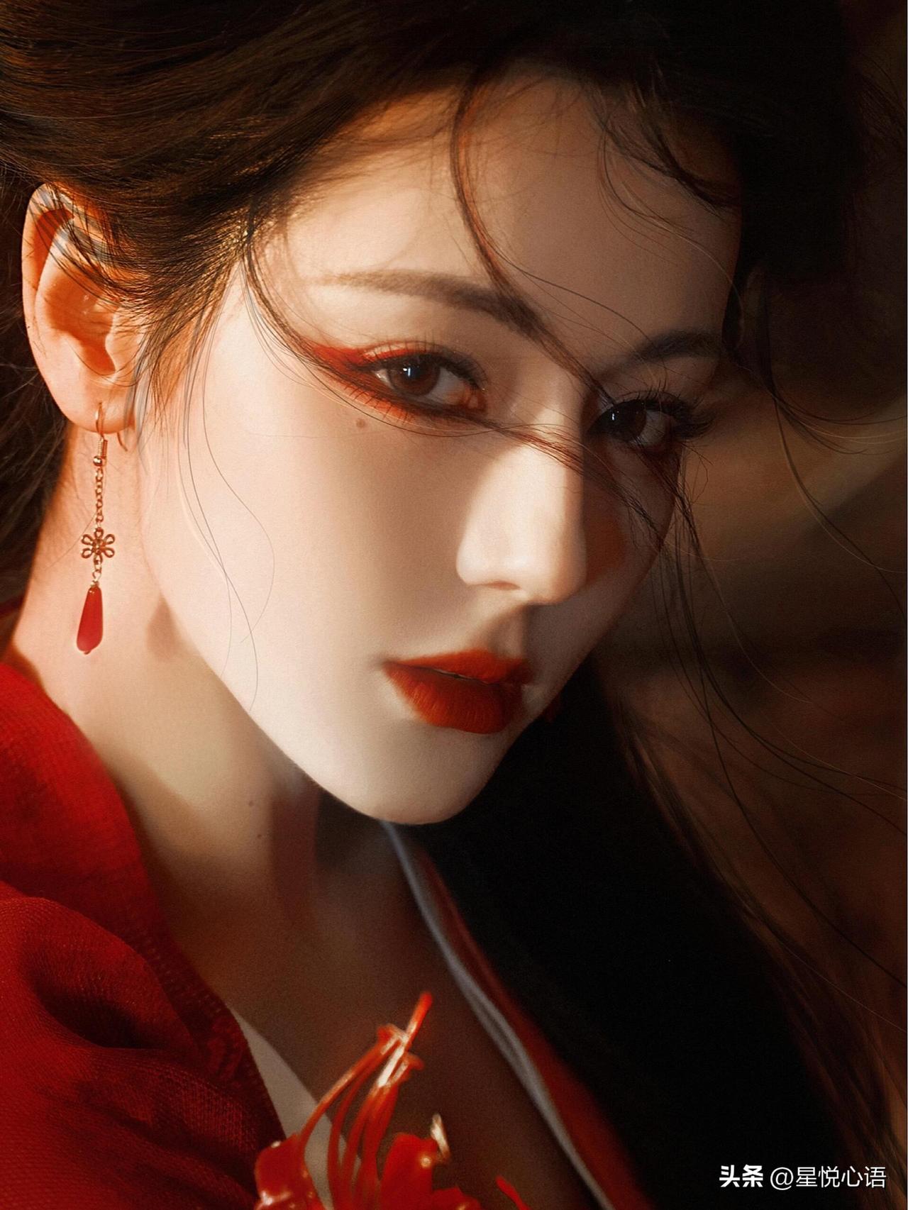 啊啊啊啊啊啊啊迪丽热巴啊啊啊啊啊啊啊
美的惊心动魄！
期待3月28日《百日提灯》