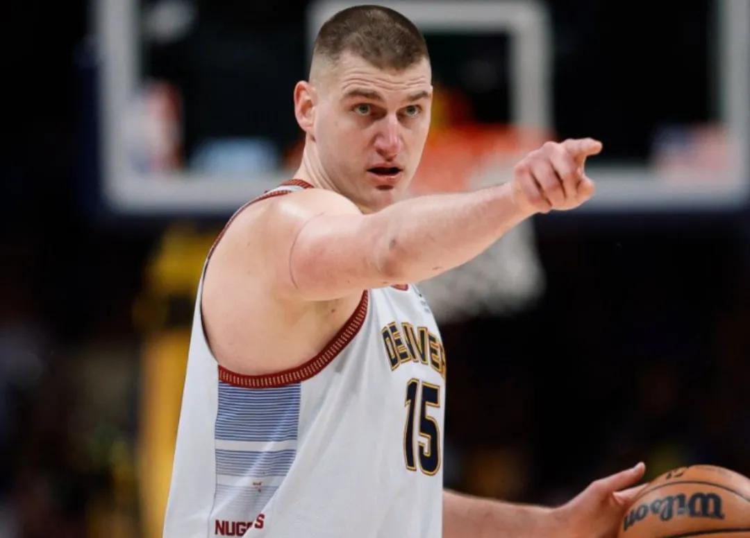 NBA今日球星红黑榜单一览
球队若胜，全队有功，球队若败，核心不力，今日球星，红