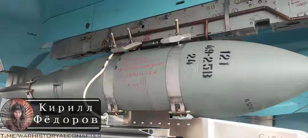 【俄军使用3吨航飞弹击中乌军红军城指挥部，一天40次进攻缩小了包围圈】11月3日