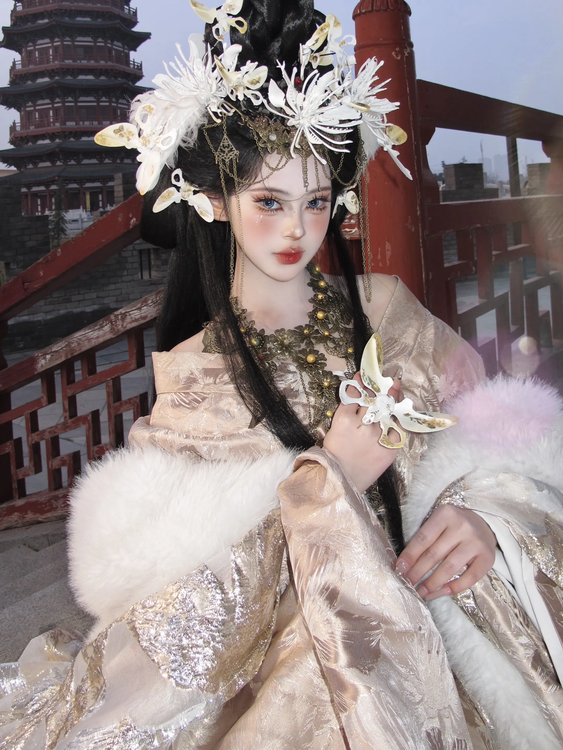 我的回眸是恩赐   你的凝视是本能。