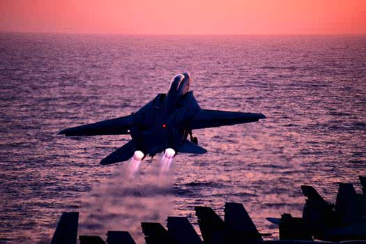 猫宁。紫色的海，蓝色的F-14大猫 ​​​