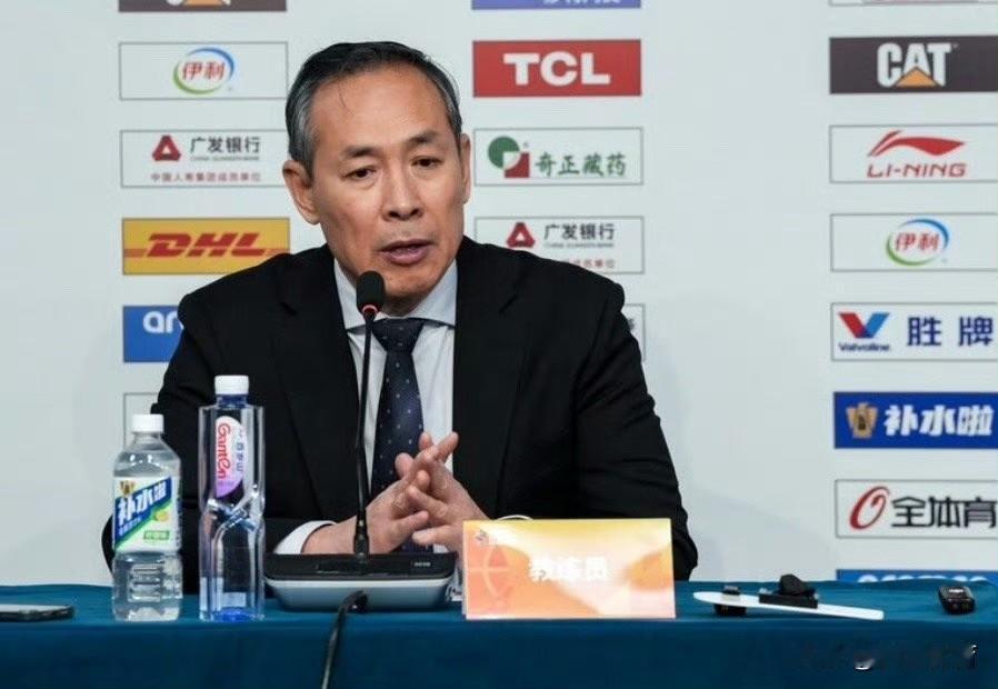 北京爆冷输球！许利民怒批某些球员耍大牌，

北京男篮这次爆冷输球，可把主帅许利民