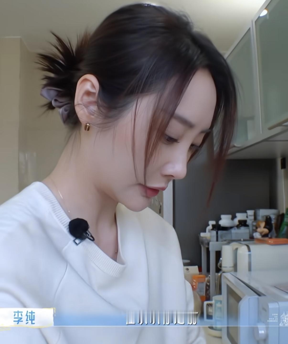 李纯在认识马頔以前，自己就简单的煮个面，认识马頔以后有口福了！
李纯：“在认识你