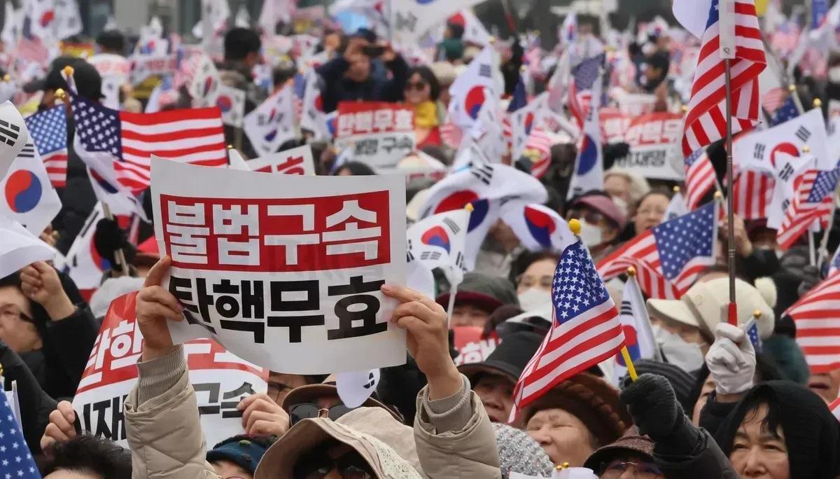 日韩齐怼中国！

最近几日，日本、韩国相继发生针对中国的暴力事件，暴露出两国内部