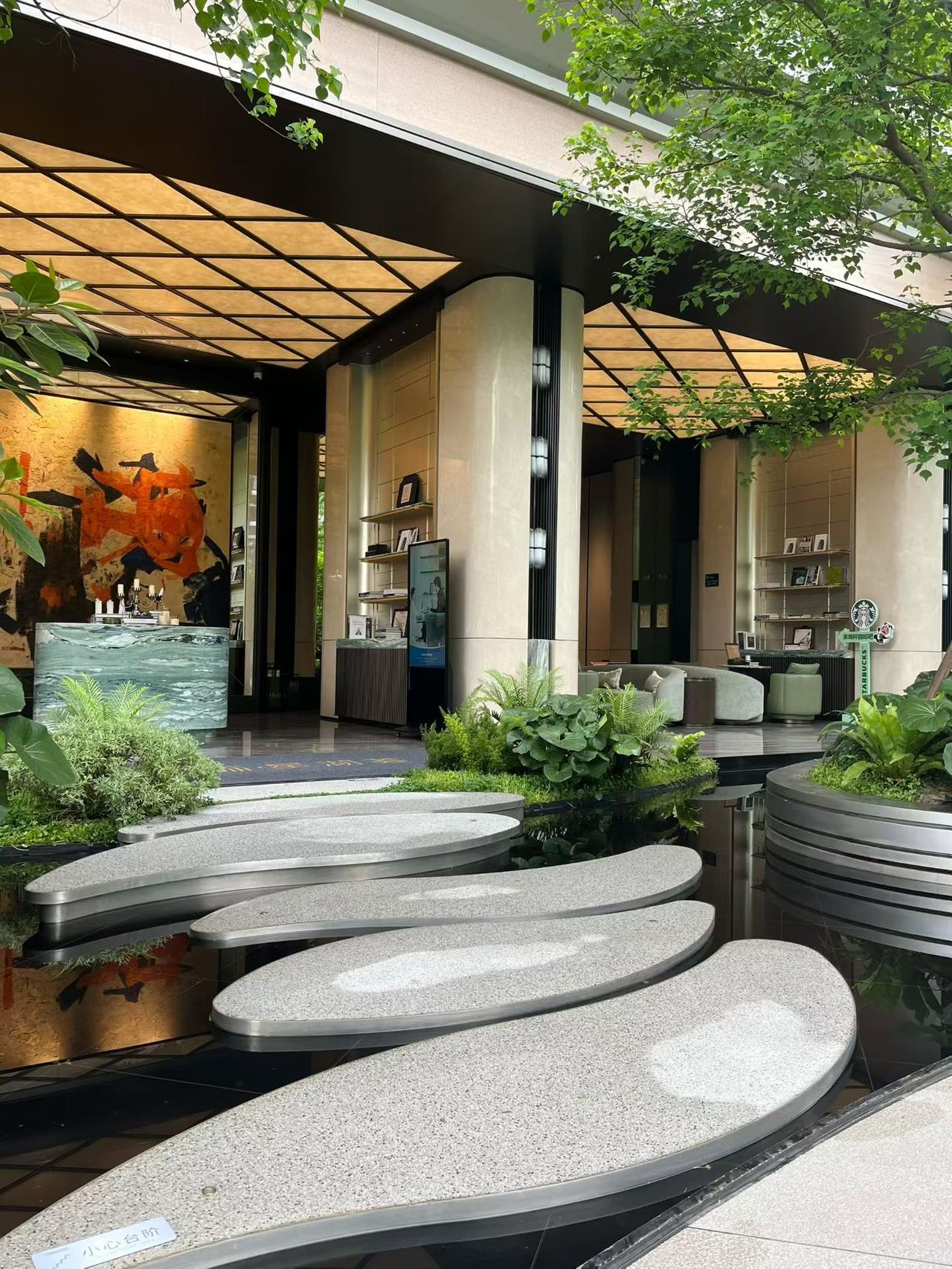 春日记忆深刻处，便是人心向往地。