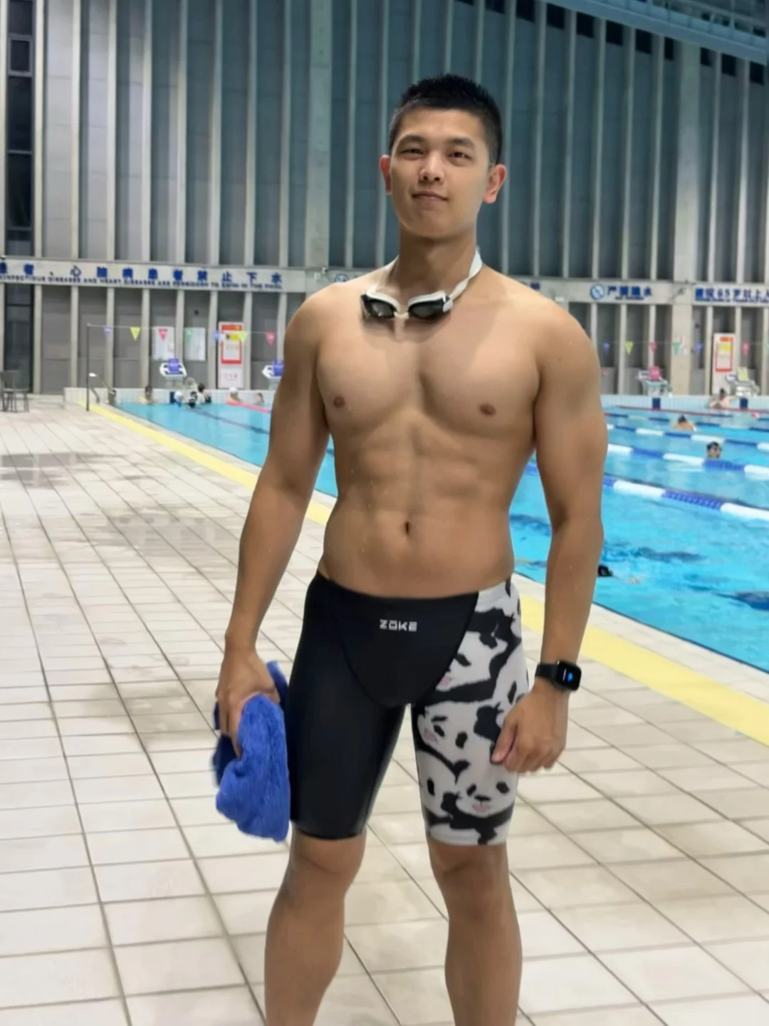 谁能懂暴雨天游泳的含金量