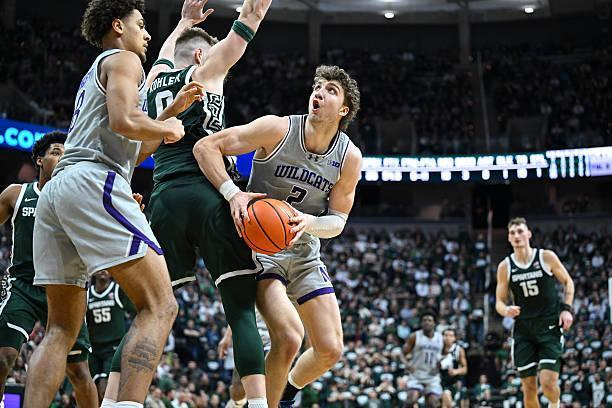 全美第12号种子密歇根州立大学以76比66战胜了西北大学。本场比赛后，密歇根州立