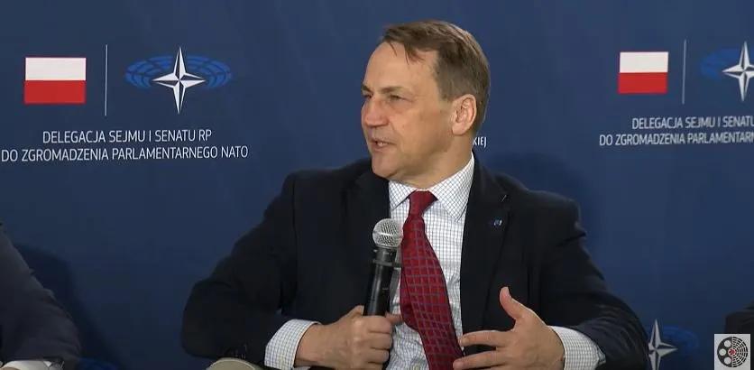 波兰外交部长：

“一些北约国家已经向乌克兰派遣军队”

但他拒绝列出这些国家名