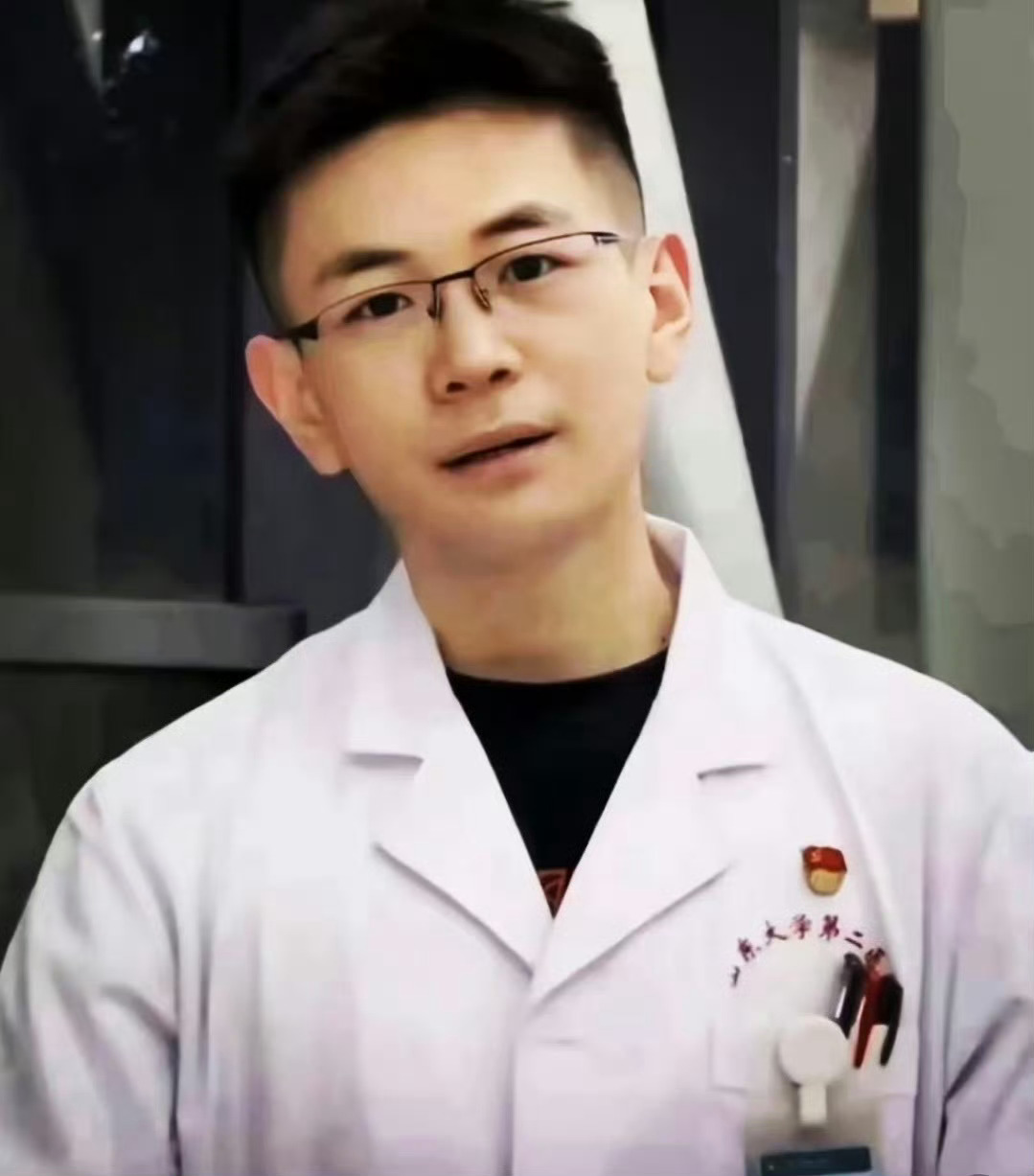 罗帅宇生前聊天记录曝光这家医院是在做法制下的，拿着牌照的非法摘除人体器官，不知道