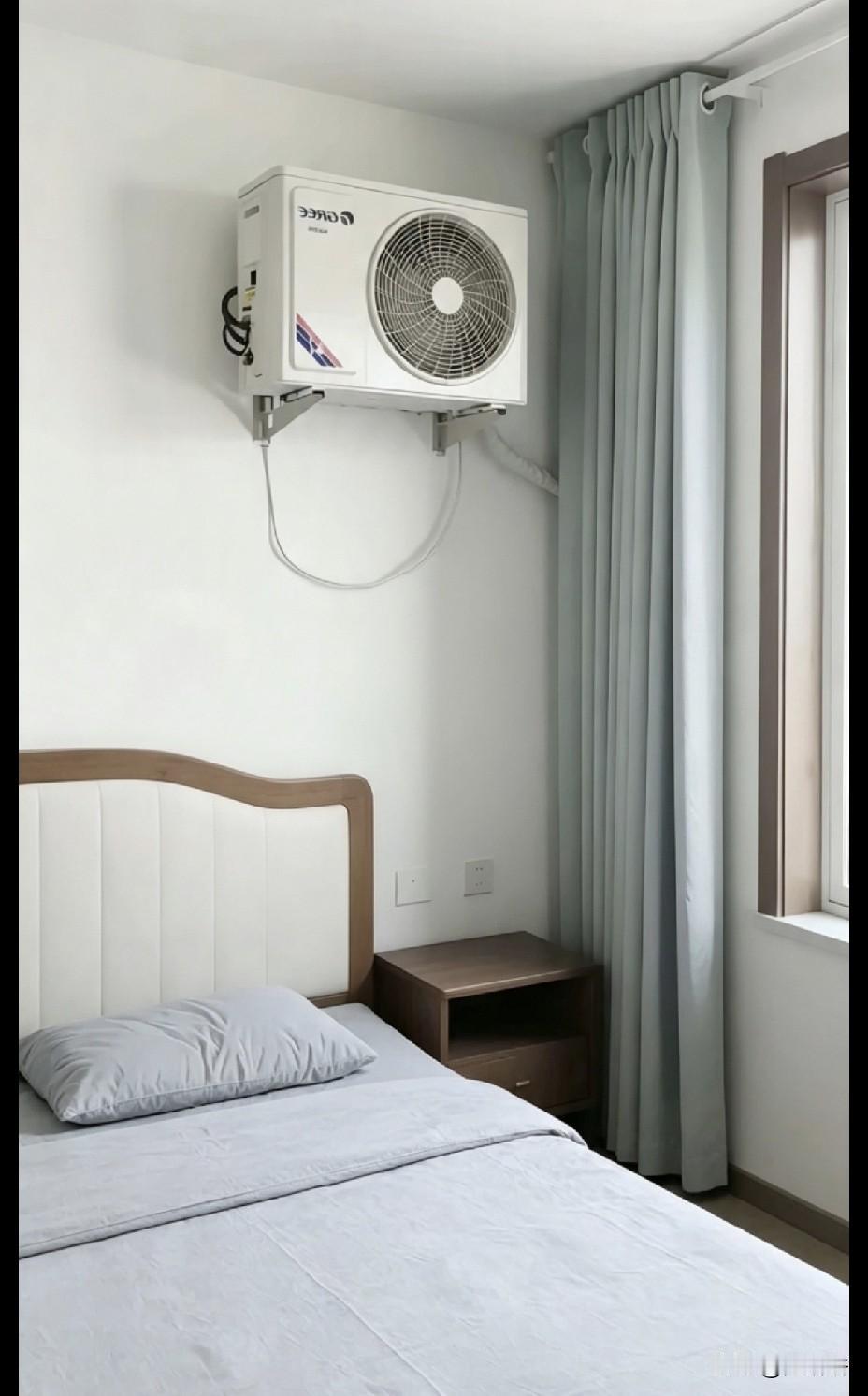 终于安上空调了
就是晚上睡觉
特别的吵，还更热了
这是怎么回事呢？