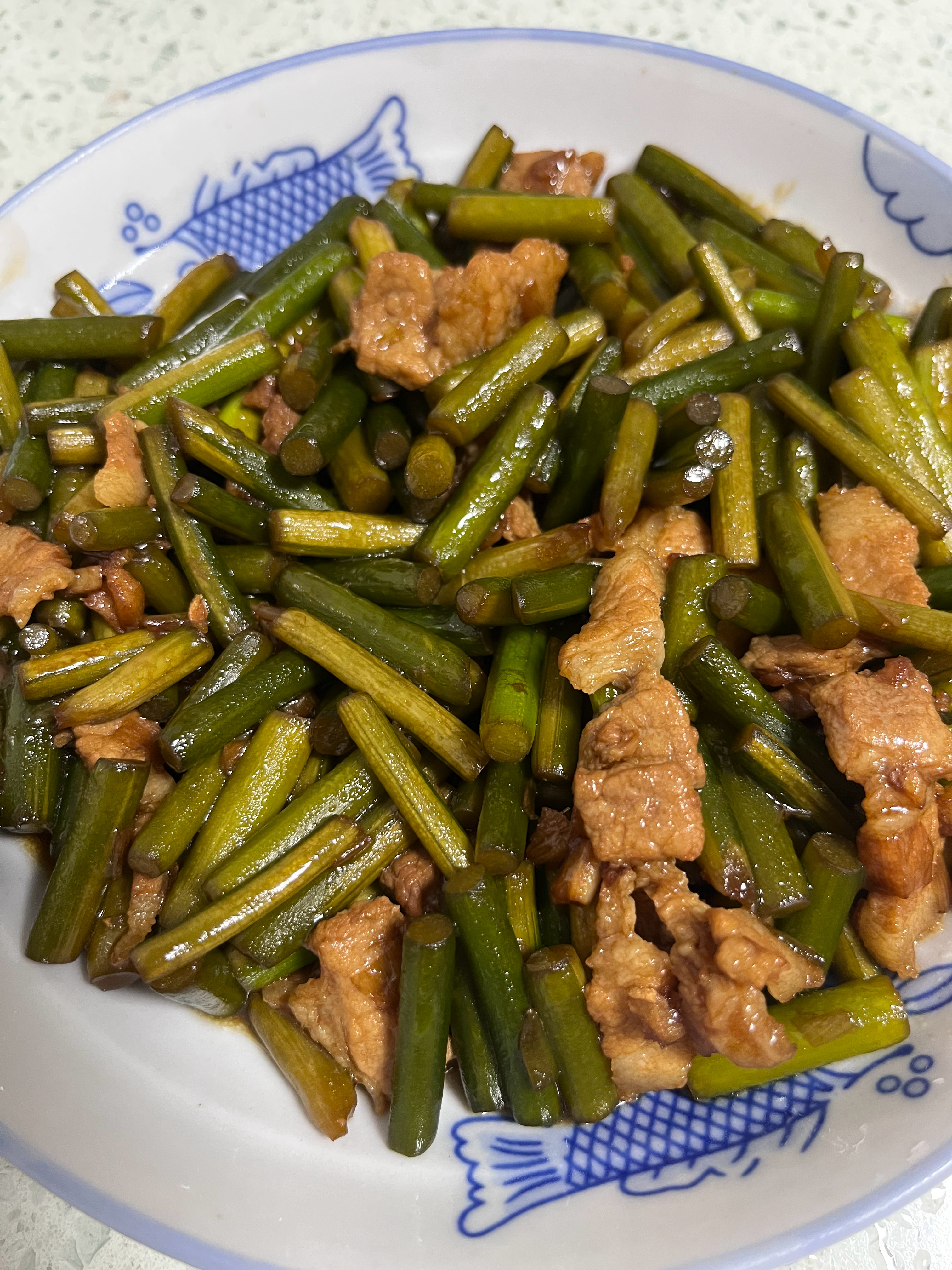 今日份晚餐两个菜一个汤，粉丝白菜🥬肉丸子汤，暖和