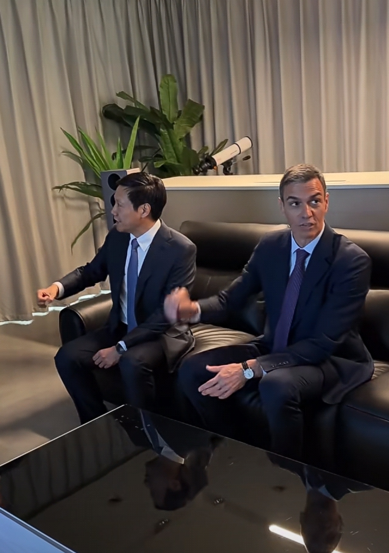 每天都有大事，小米最近2天，真的赢麻了，不愧是国际大牌！ 