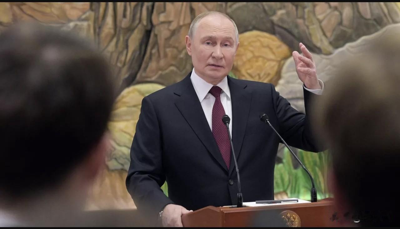 11月27日 俄罗斯新闻社报道，俄罗斯总统弗拉基米尔·普京宣布，俄军已完全包围克