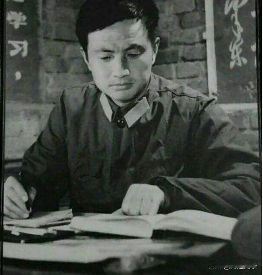 #任正非#任正非思想资源的重要来源就是军事，战争中的消耗和牺牲是很大的，但是打赢