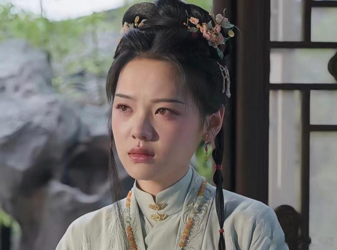 二妹妹用一个饭团逃出生天林绣芄不愧是好命女危机时刻见智慧，不起眼的饭团成为求生关