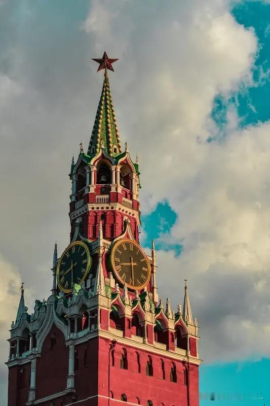 经常在网上看到有人批评苏联，说苏联解体就证明社会主义制度行不通。
其实这些人并不