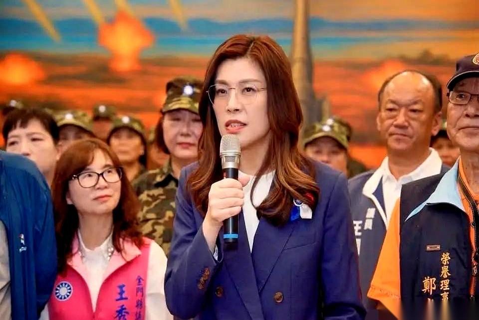 别傻了，你以为那些大人物卡着纪念日去鞠躬献花，真的是一时情之所至？
成年人的世界