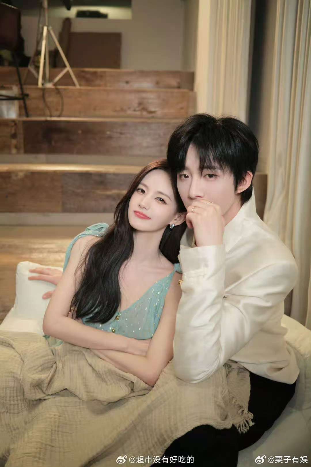 李一桐刘宇宁剧宣合照李一桐刘宇宁见面时间李一桐刘宇宁剧宣合照，爱了，[太开心][