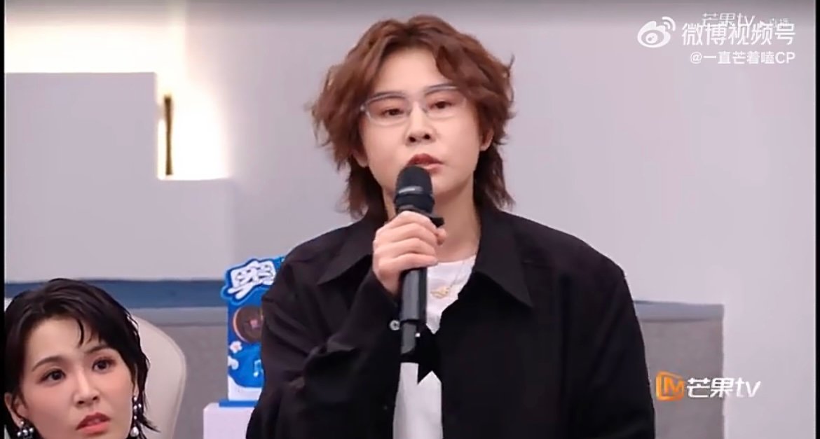 王濛浪姐纪律委员濛姐在线盯紧赛制，不偏不倚，这纪律委员也太称职了。 